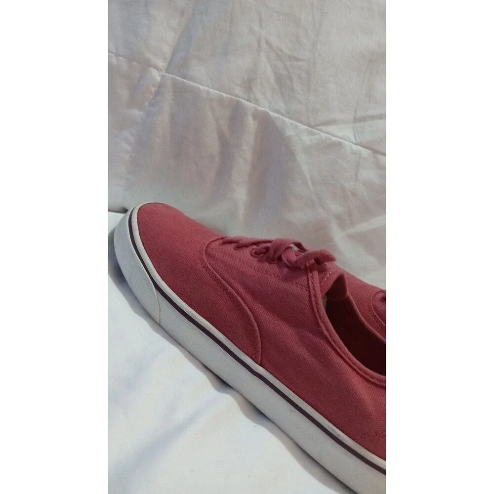 Old Navy Red Canvas Sneakers – Women’s Size 9